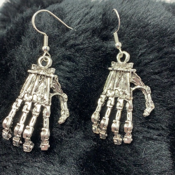 Jewelry - 🖤925 hook-Skeleton Hand Halloween Earrings